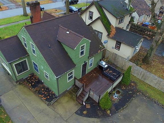 4th image of 1825 Hollywood St NE