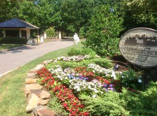 4 Hounds Run Ln, Blue Bell, PA 19422