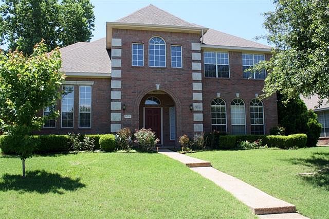 1st image of 5712 Southampton Dr