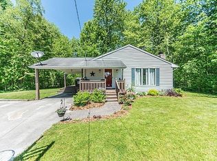 7912 Lakeshore Dr, Whitmore Lake, MI 48189