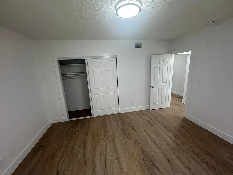 2822 Van Buren St — Photo 17