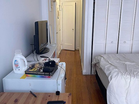 3rd image of 304 E 41st St APT 904A