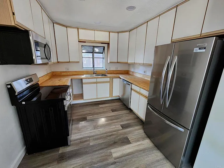 1008 Manzanita Dr — Photo 6