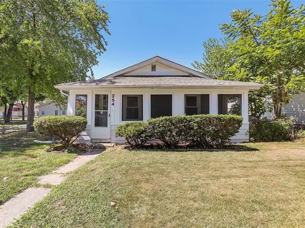 254 12th St, Wood River, IL 62095