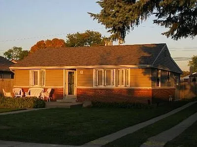 10337 S Millard Ave photo 1