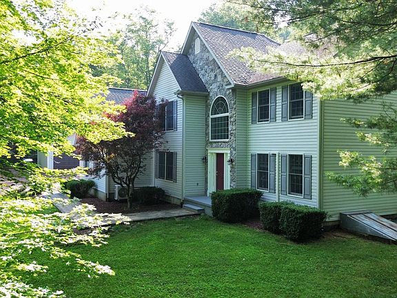 2nd image of 1300 Beaupland Rd