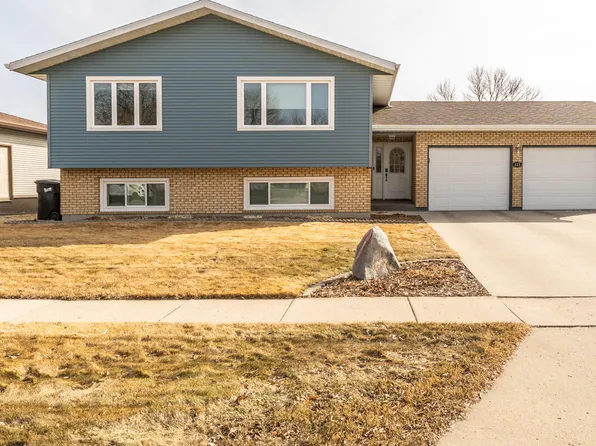 525 N 33rd St, Bismarck, ND 58501