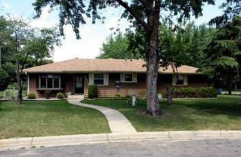 2nd image of 10614 Queen Cir