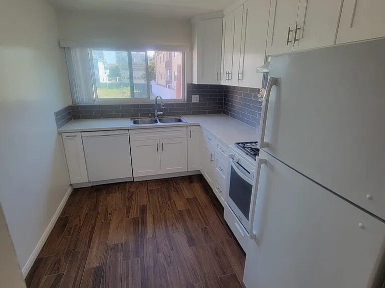 Federal Apartments — Photo 2