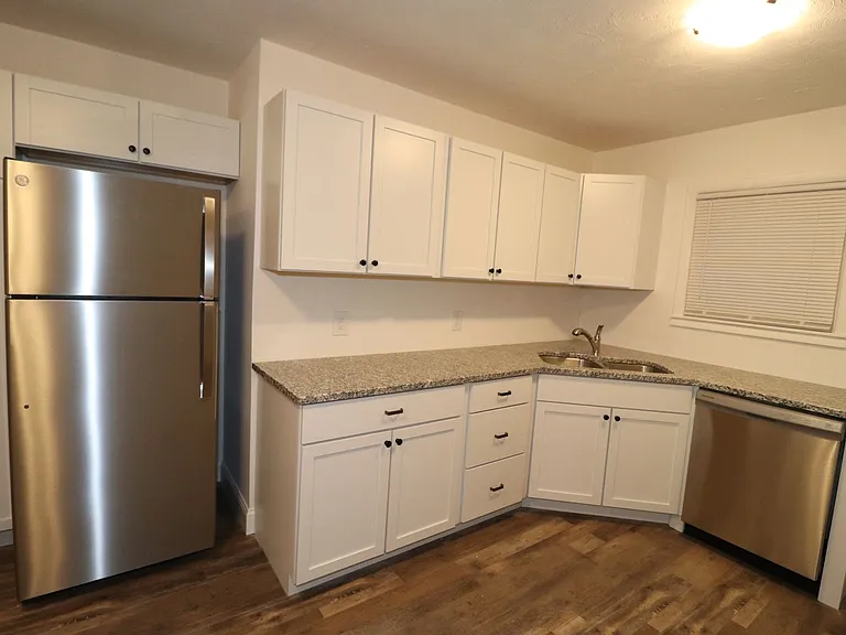 517 Maple St — Photo 15