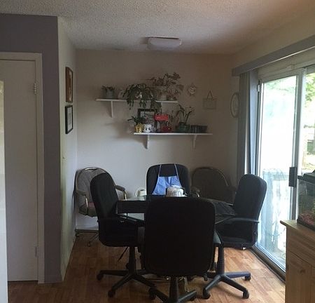 5th image of 30 Westbrook Ct