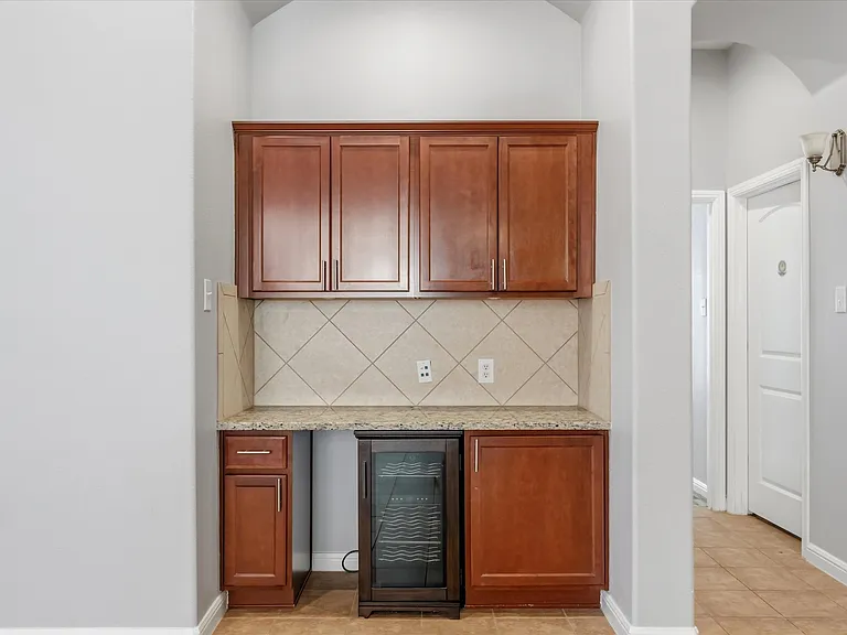 4114 Lee Hutson Dr — Photo 13