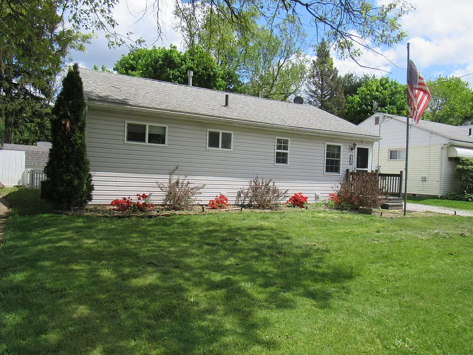 1291 Linden Ave