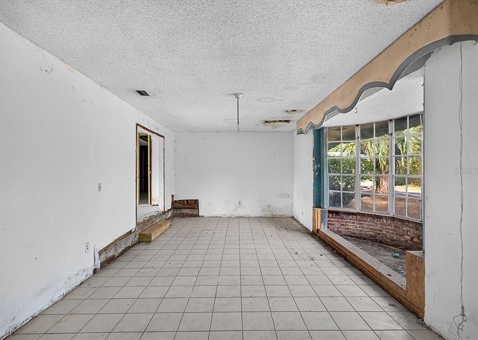 4th image of 16797 MILL STREET