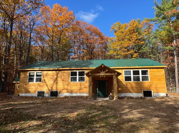 93 Beech St, Jay, NY 12941