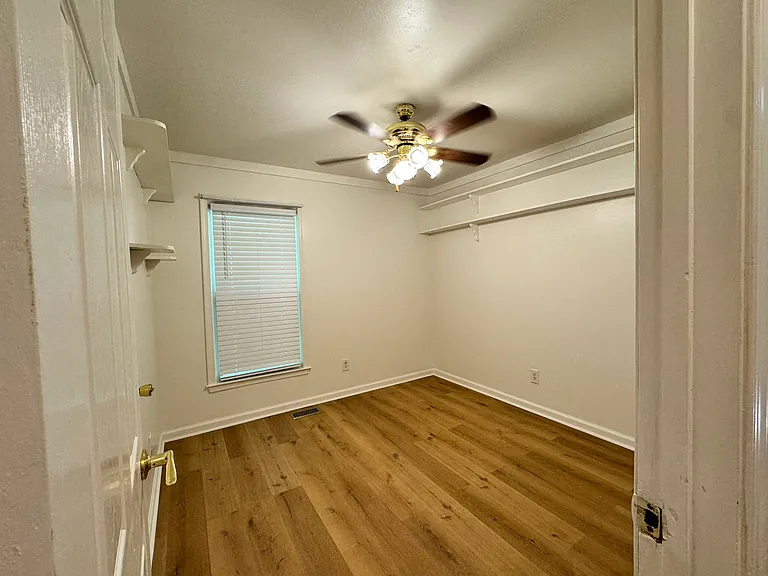 5121 W Wendover Ave — Photo 16