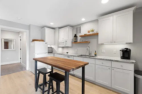 1 bed, 1.0 bath, 565 sqft, $2,000 Photo 1