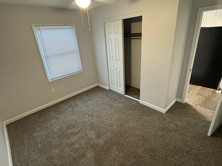 Sunrise Valley Apartments — Photo 16