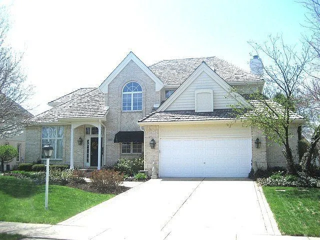 813 Ravinia Dr photo 1