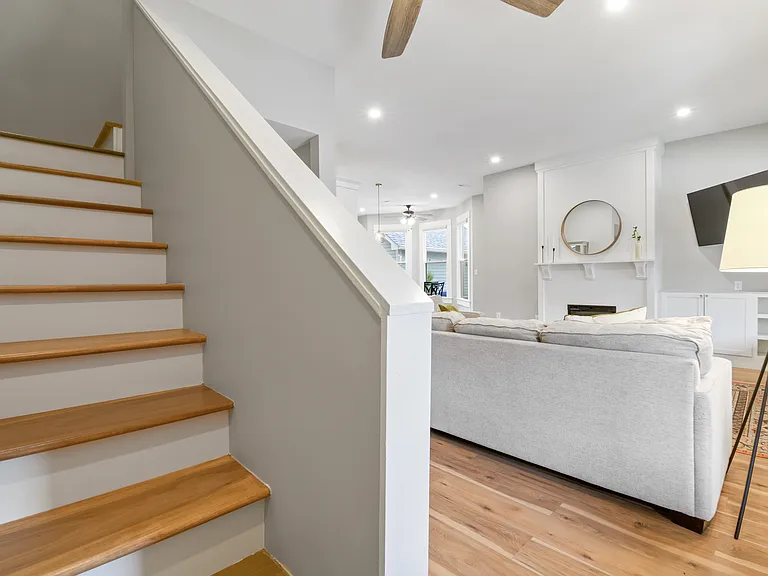 1665 N College Ave — Photo 13