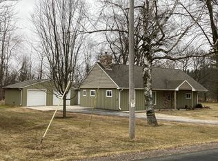 3756 Birchwood Rd, Saukville, WI 53080