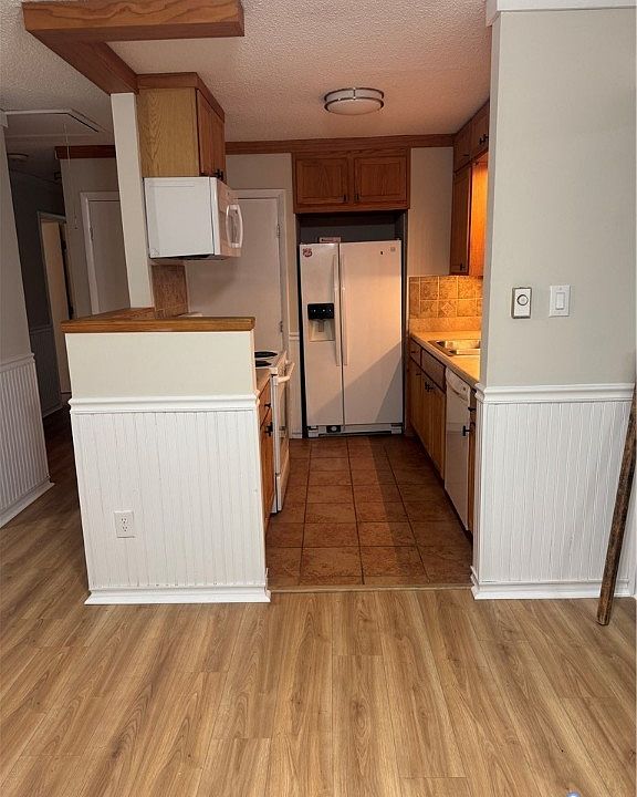 2nd image of 207 Monath Rd