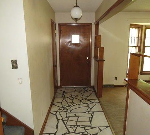 4th image of 2401 N 72nd St