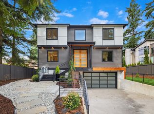 12226 NE 70th St #B, Kirkland, WA 98033
