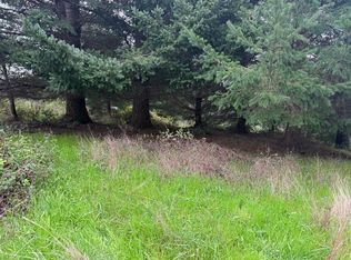 95 Vista Rd, Whitethorn, CA 95589