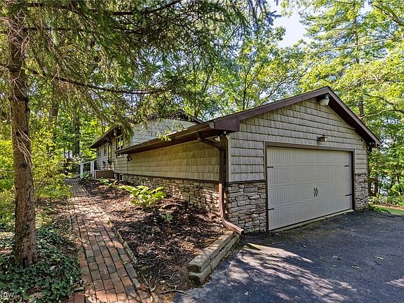 2nd image of 975 Trout Dr