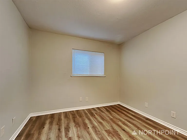 1504 Carnation Dr — Photo 14