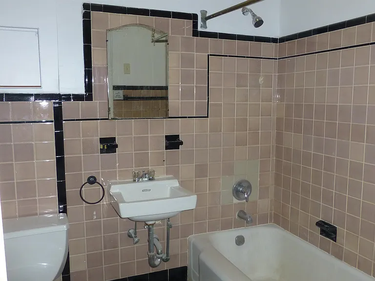 236 Wash Street 103 Ninth St #2 — Photo 8