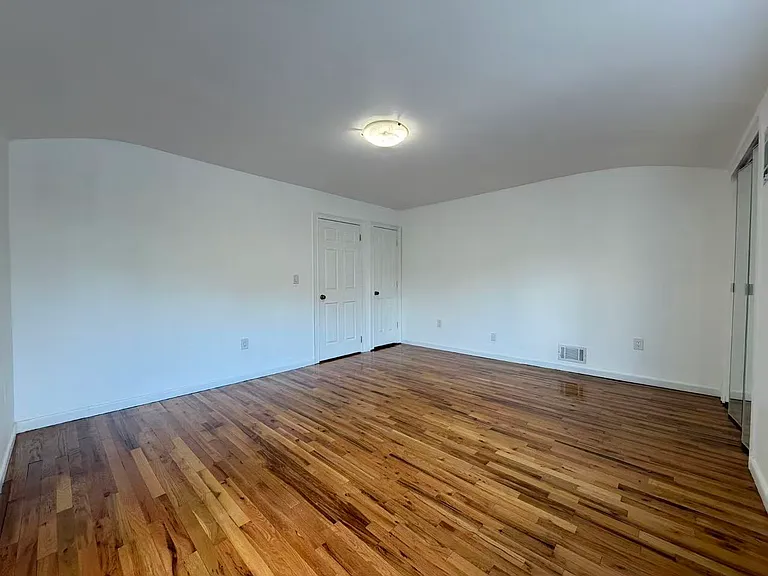 266 Brookfield Ave — Photo 17