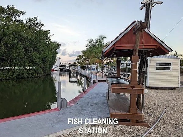 325 Calusa St — Photo 43