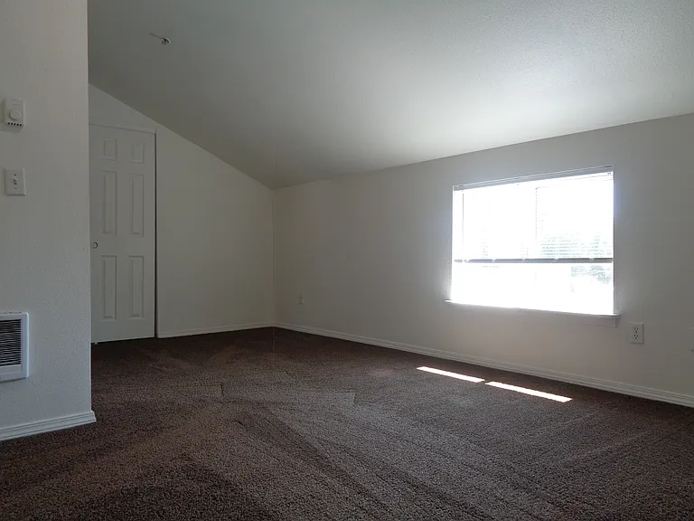 436 Norway St NE — Photo 13