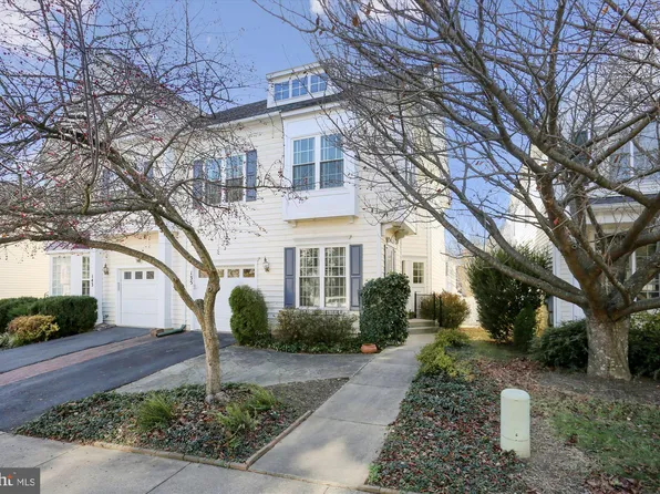 135 Painted Post Ln, Gaithersburg, MD 20878