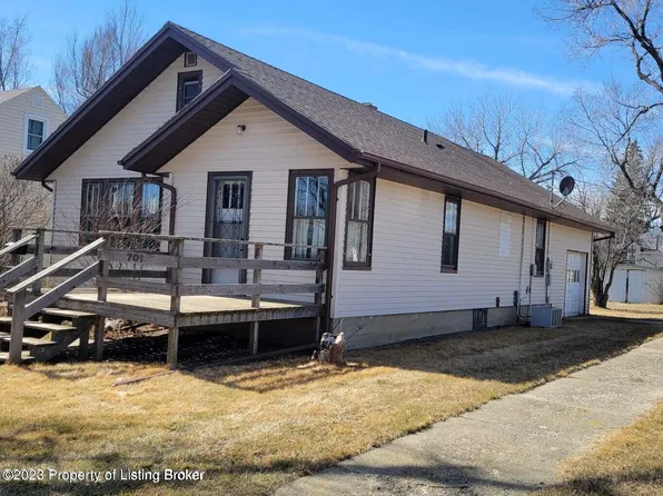 701 2nd Ave W, Lemmon, SD 57638