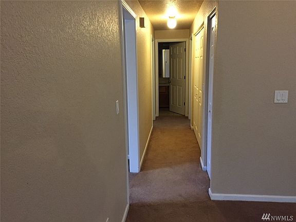 5th image of 554 Malibu Dr SE