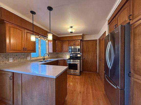 5th image of 40 W Basswood Ln