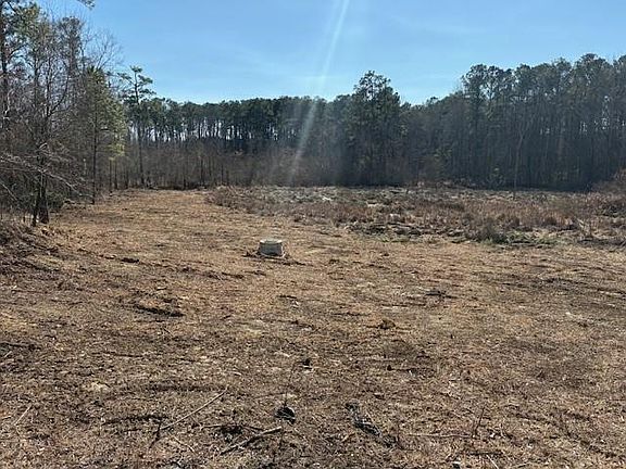 3rd image of 371 Angham Rd