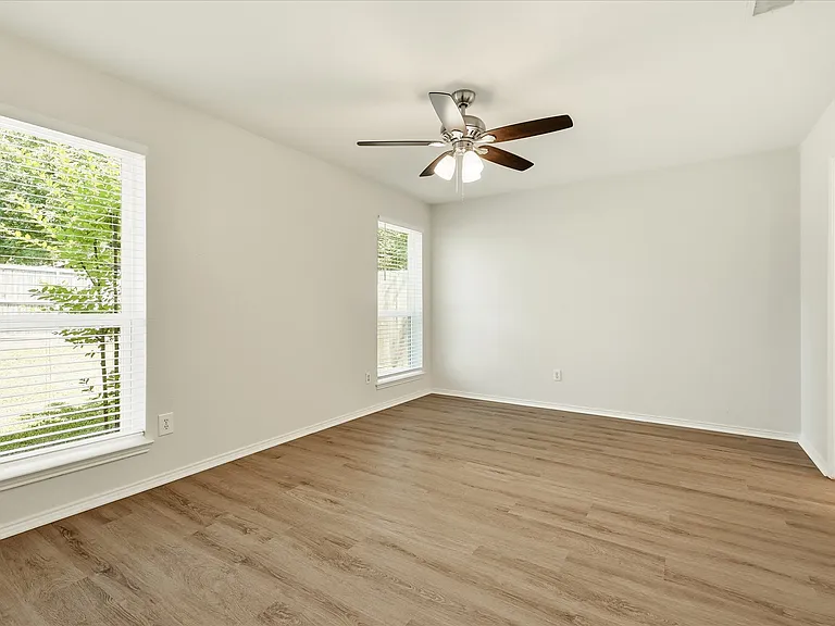 7913 Pebblebrook Dr — Photo 25
