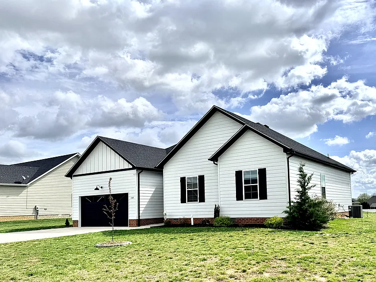 1107 Andover Dr — Photo 3