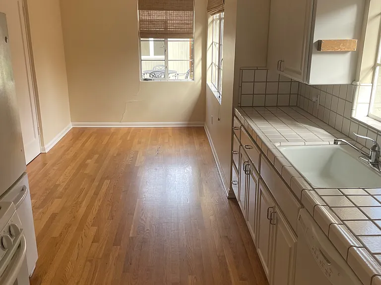 700 Kingsley Ave — Photo 7