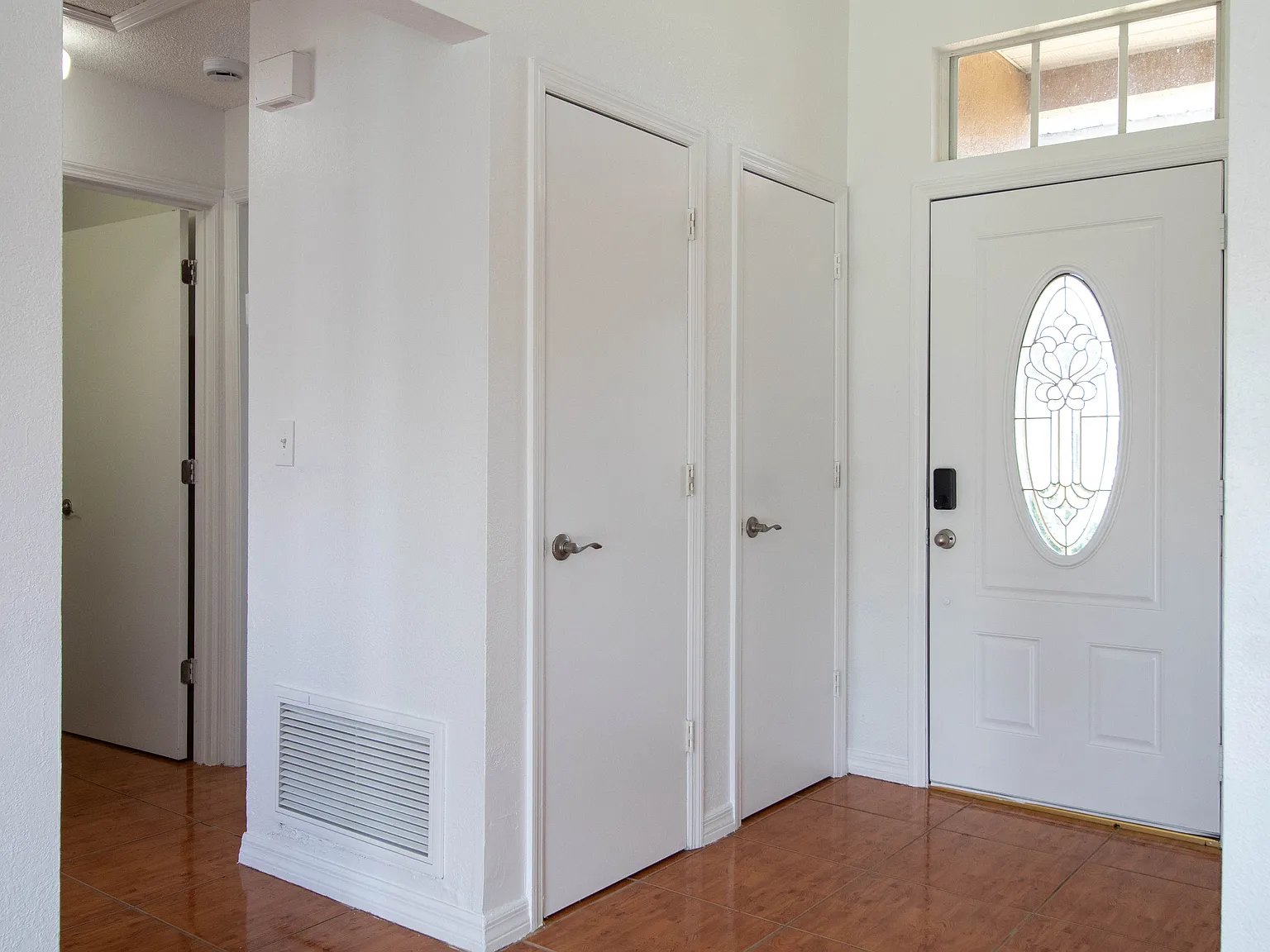 3 bed, 1438 sqft, $2,400 — Photo 4