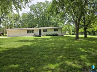 3112 S Bingen Ave, Sioux Falls, SD 57110
