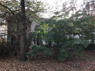 967 Clyde Ln, Philadelphia, PA 19128