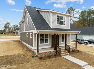 901 McLean St, Raeford, NC 28376