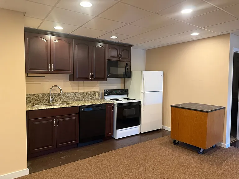 2202A Hollins Mill Rd — Photo 5