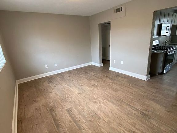 2nd image of 25 Poinsettia Pl Unit 16D