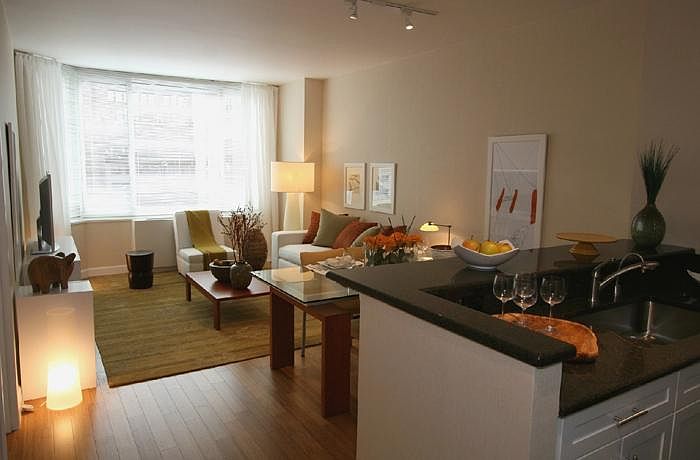 1st image of 320 W 38th St APT 814